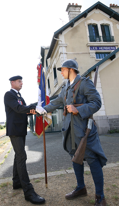 Poilu et Soldat de France  Une
